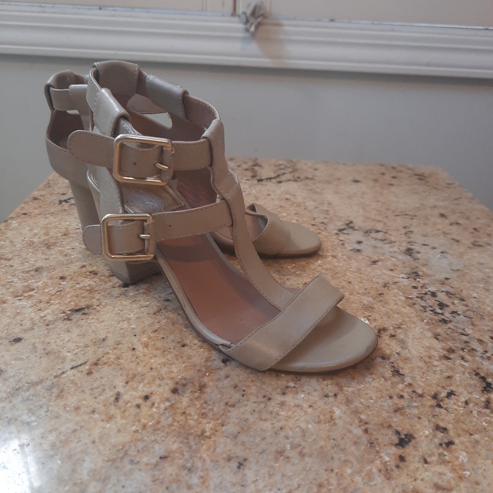 Lawrence Decade Womans Tan Size 37 Strapped Block Heeled Sandals